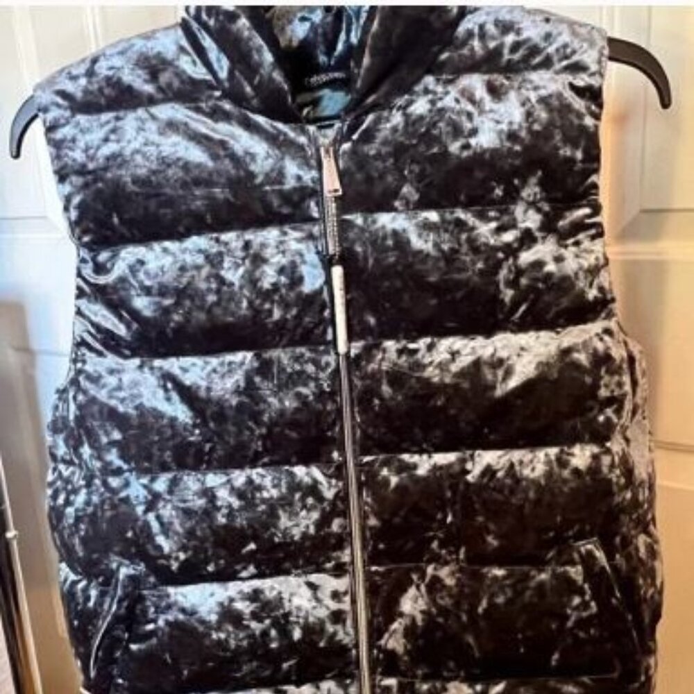 Calvin Klein XLg velvet zippered puffer vest w/pockets & headphone access